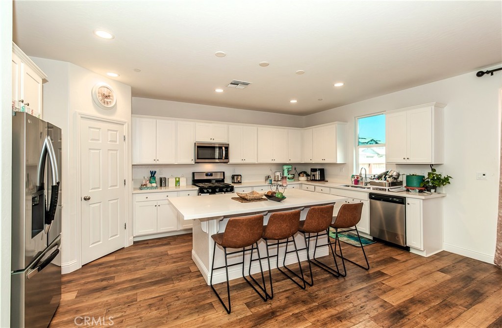 2698 N Arroyo Ave, Fresno, CA 93727