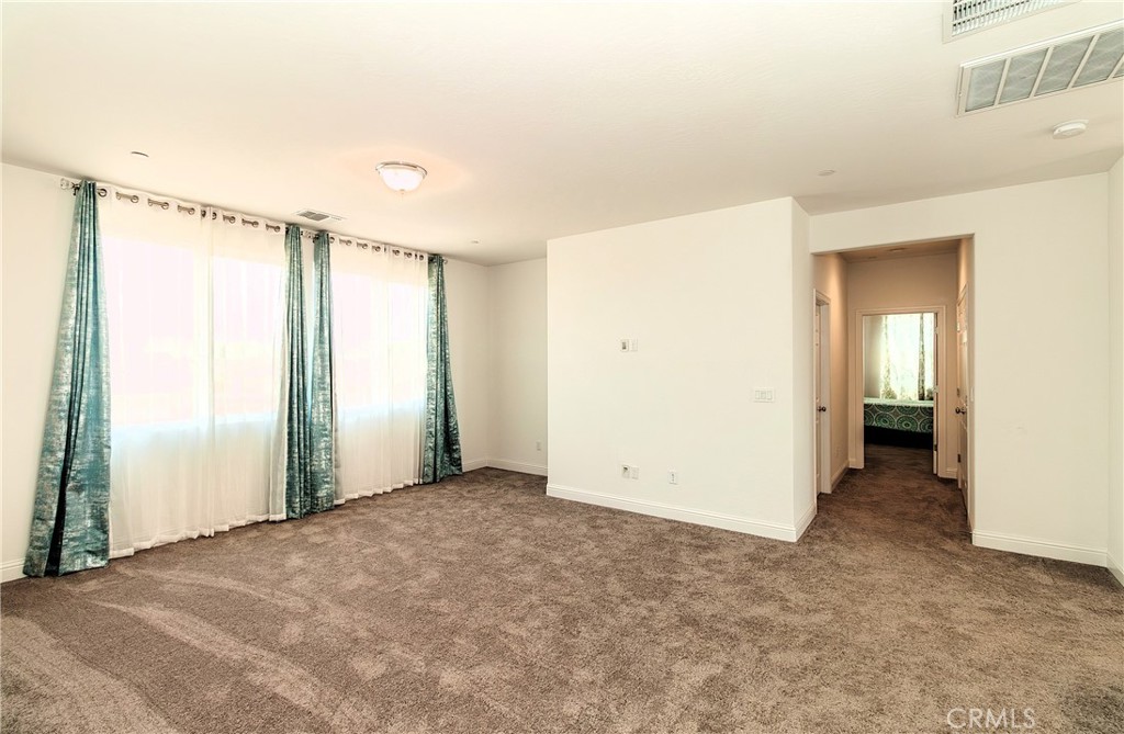 2698 N Arroyo Ave, Fresno, CA 93727