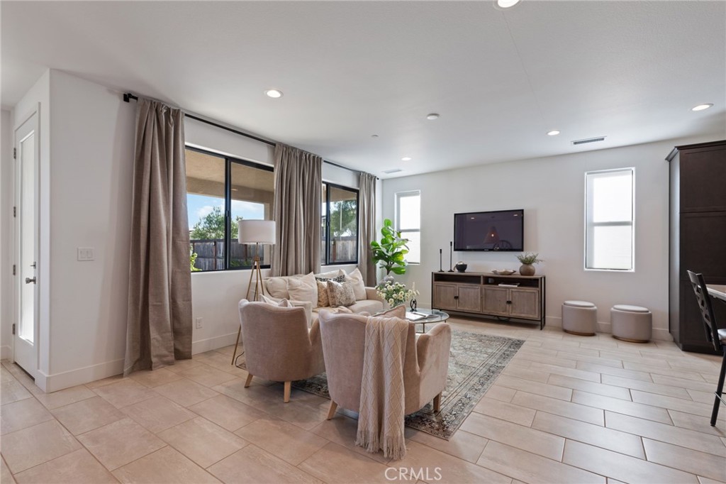 1022 Moonrise, Madera, CA 93636