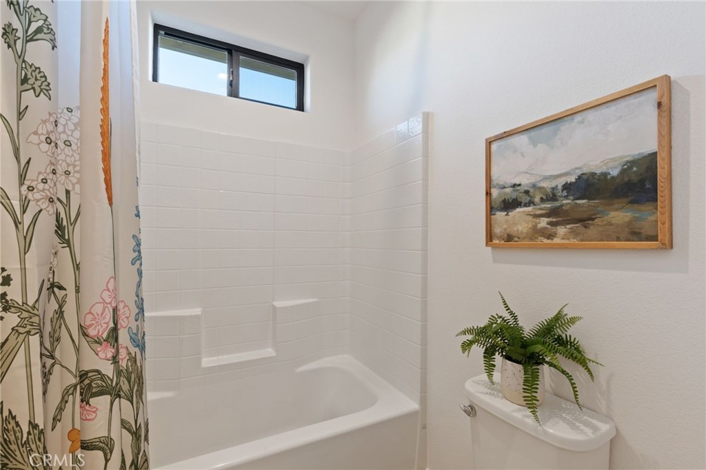 1022 Moonrise, Madera, CA 93636