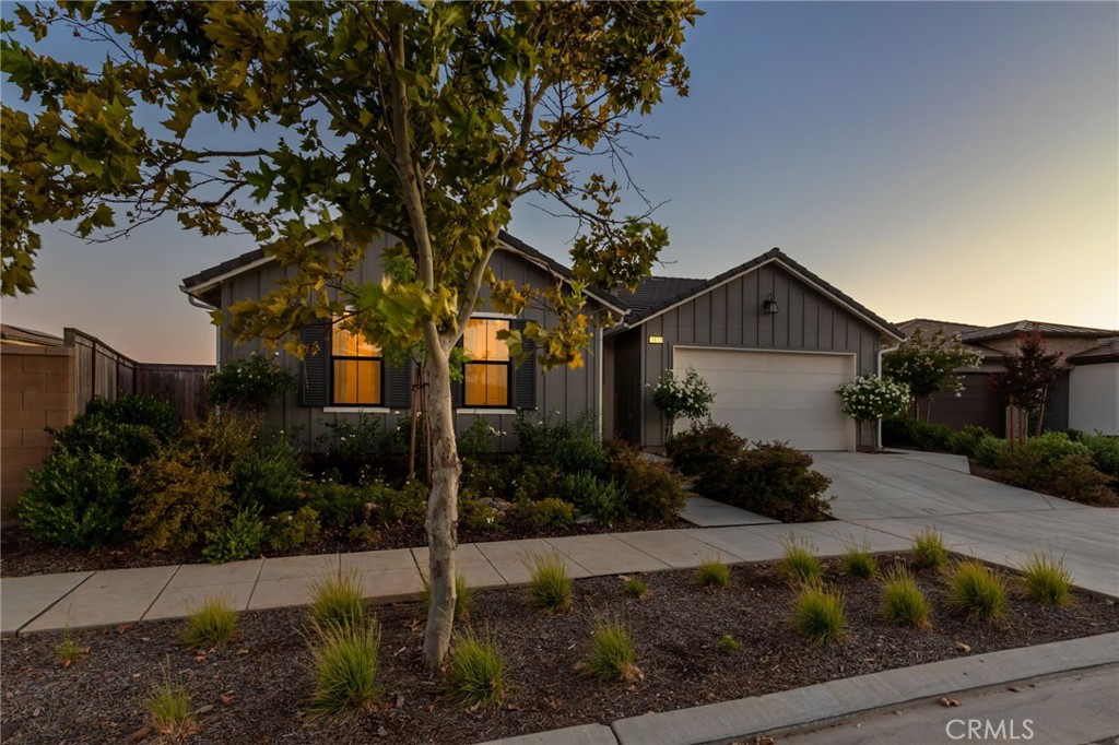1022 Moonrise, Madera, CA 93636
