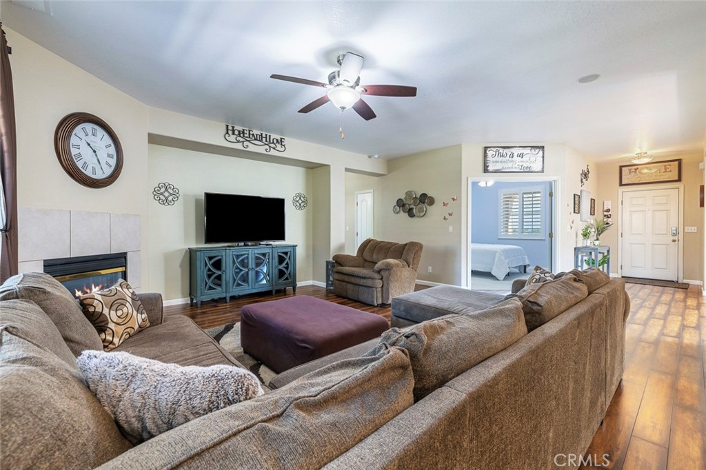 8697 N Talladega Way, Fresno, CA 93720