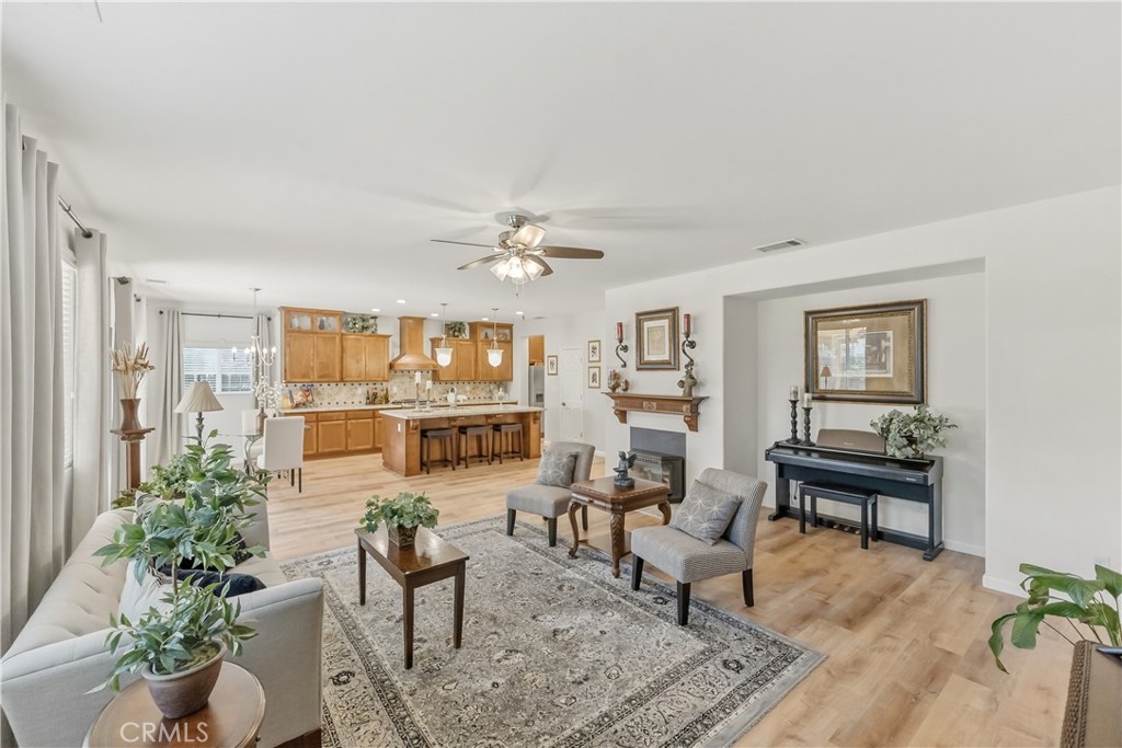 3046 Indianapolis, Clovis, CA 93619