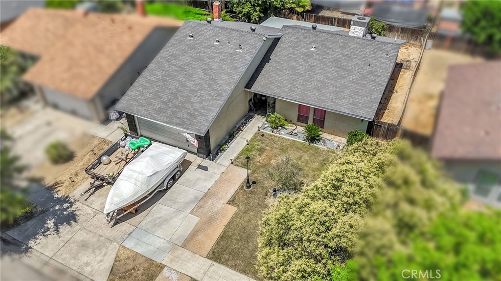 4883 E Geary St, Fresno, CA 93725