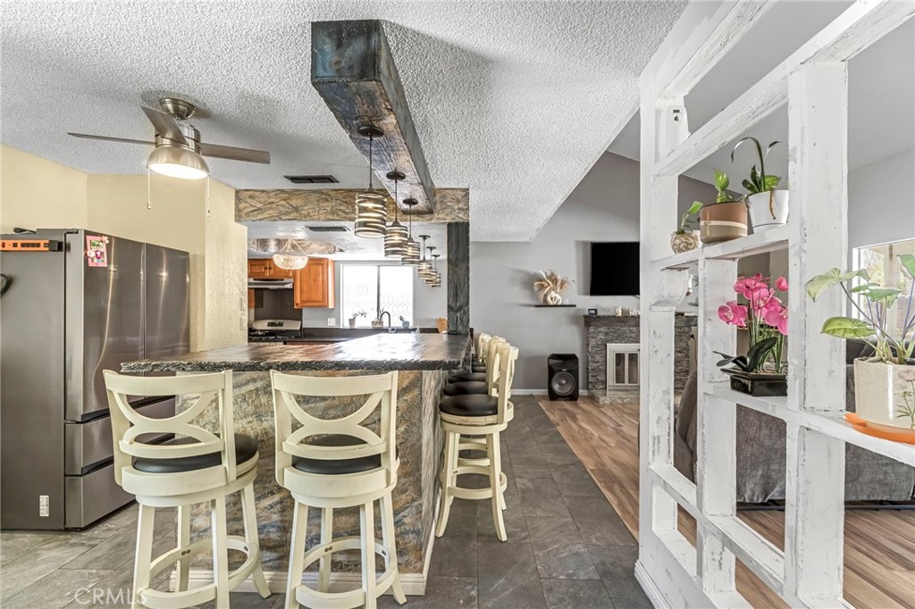 4883 E Geary St, Fresno, CA 93725