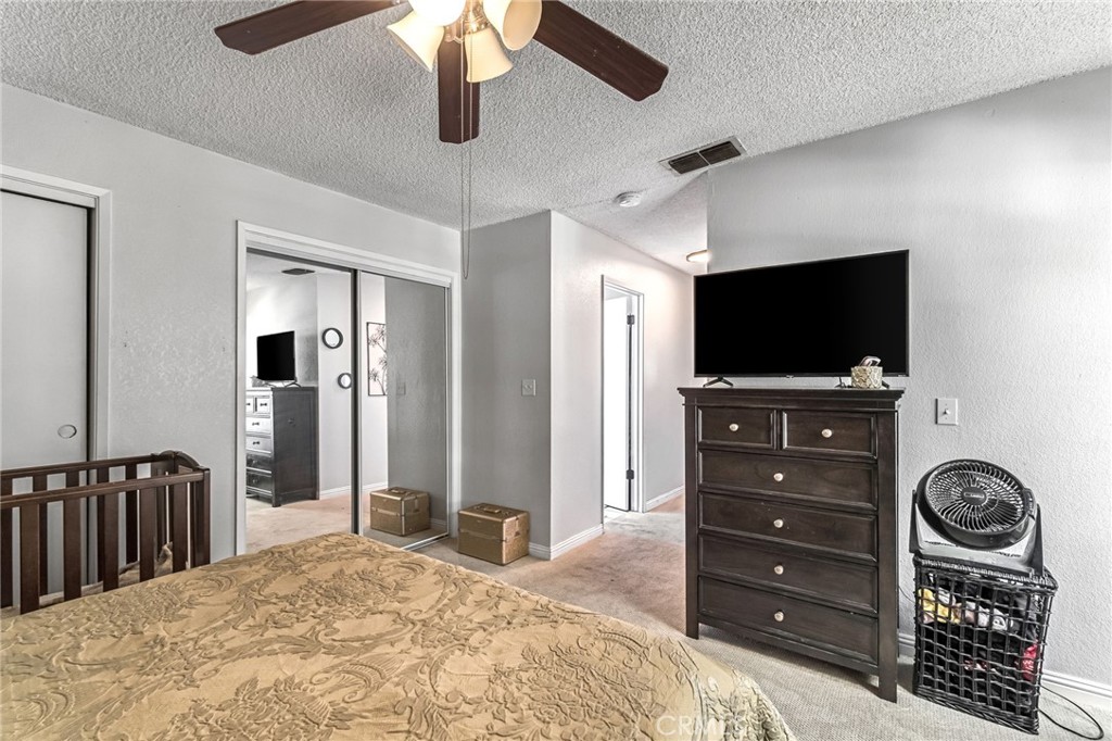 4883 E Geary St, Fresno, CA 93725