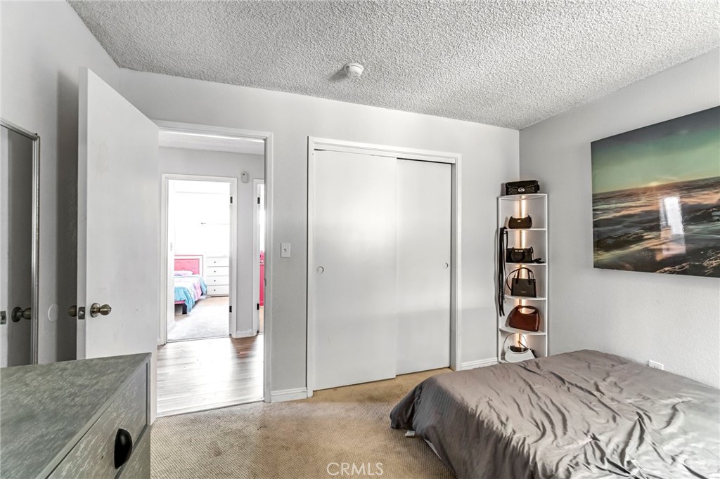 4883 E Geary St, Fresno, CA 93725