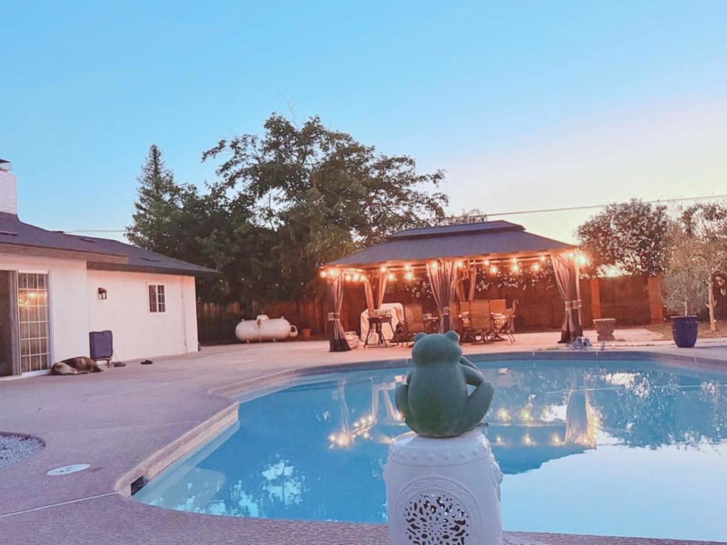 37521 Avenue 12, Madera, CA 93636