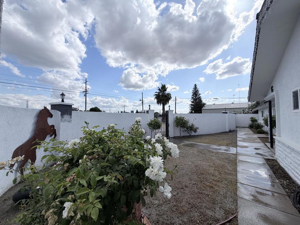 37521 Avenue 12, Madera, CA 93636