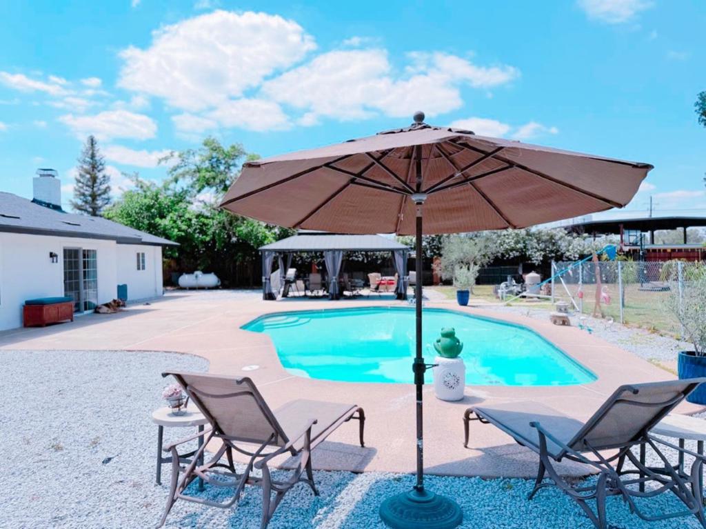 37521 Avenue 12, Madera, CA 93636