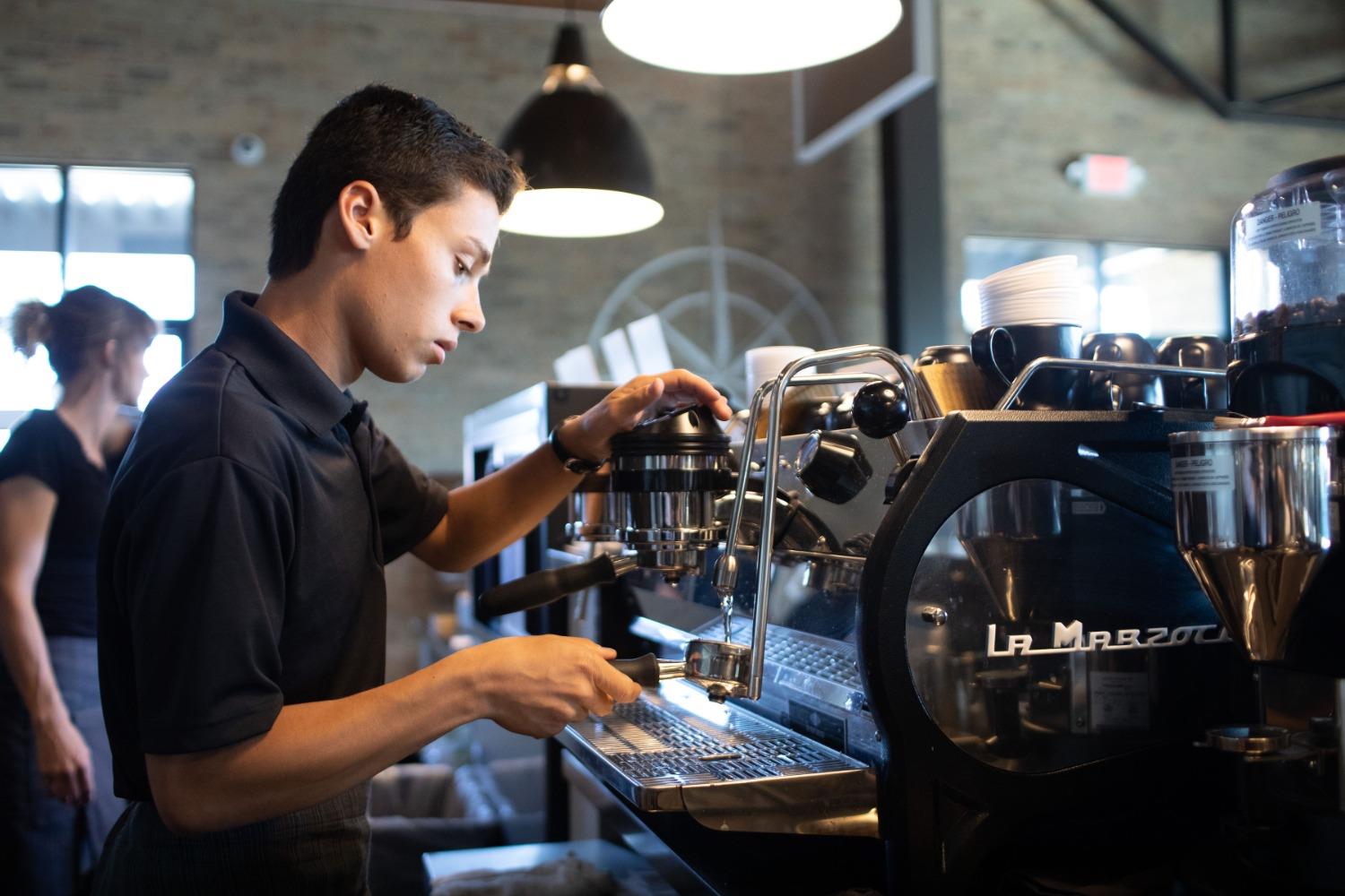 1200 Wildflower Dr, Madera, CA 93636