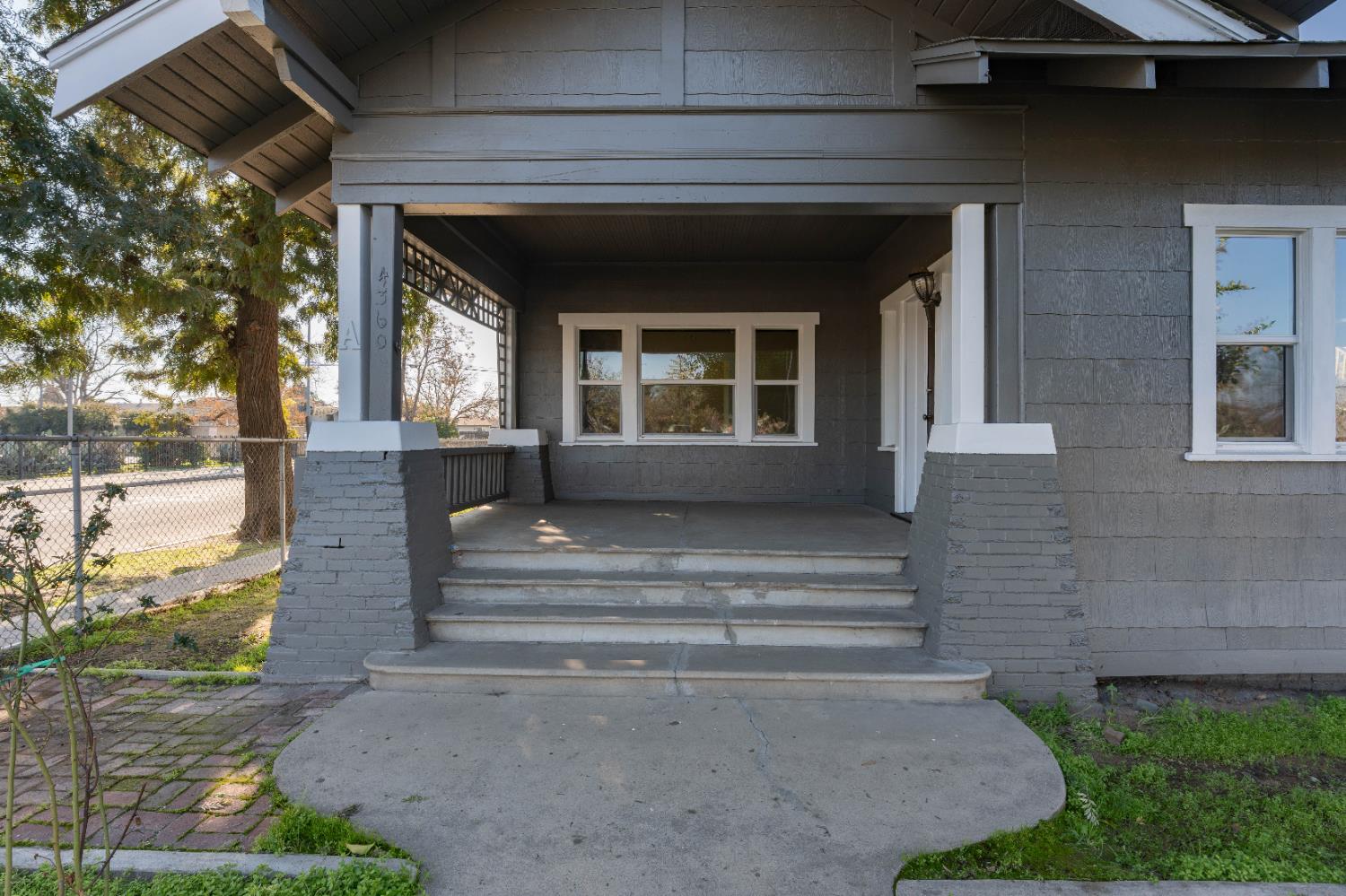 4354 E Kings Canyon Rd, Fresno, CA 93702