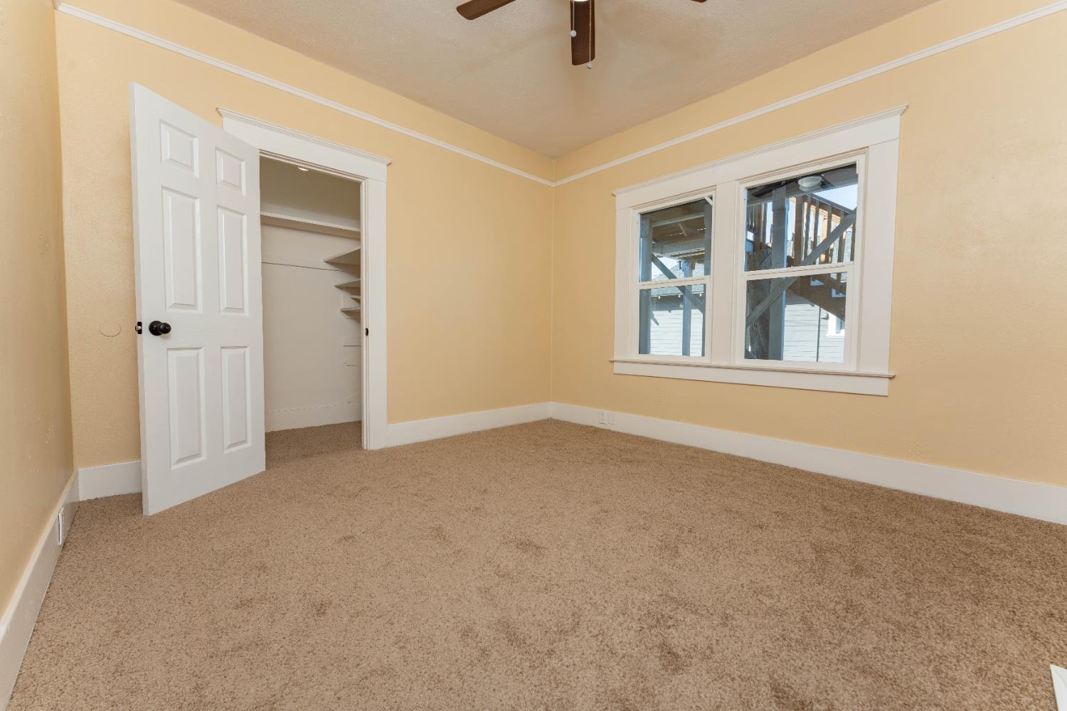 4354 E Kings Canyon Rd, Fresno, CA 93702