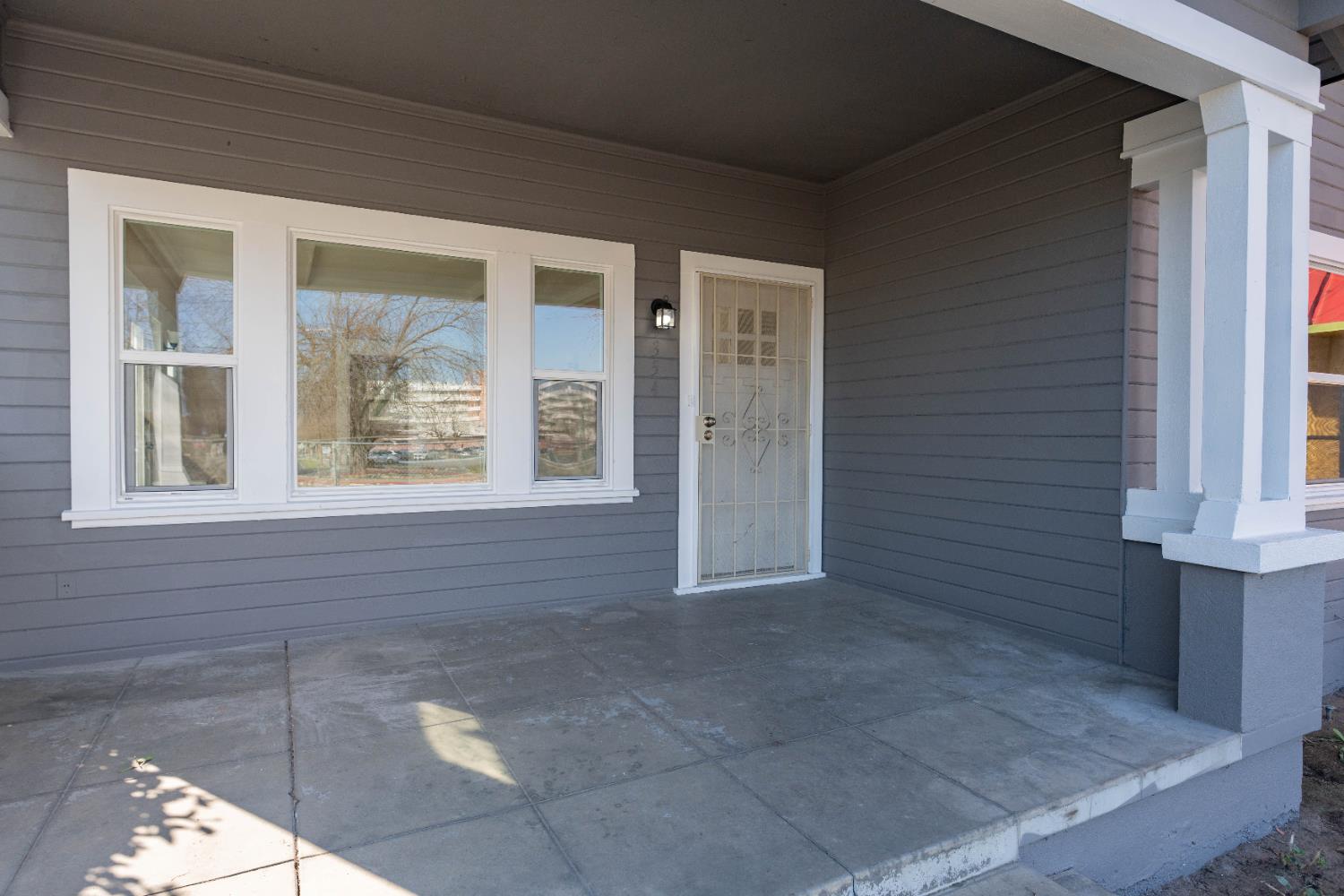 4354 E Kings Canyon Rd, Fresno, CA 93702