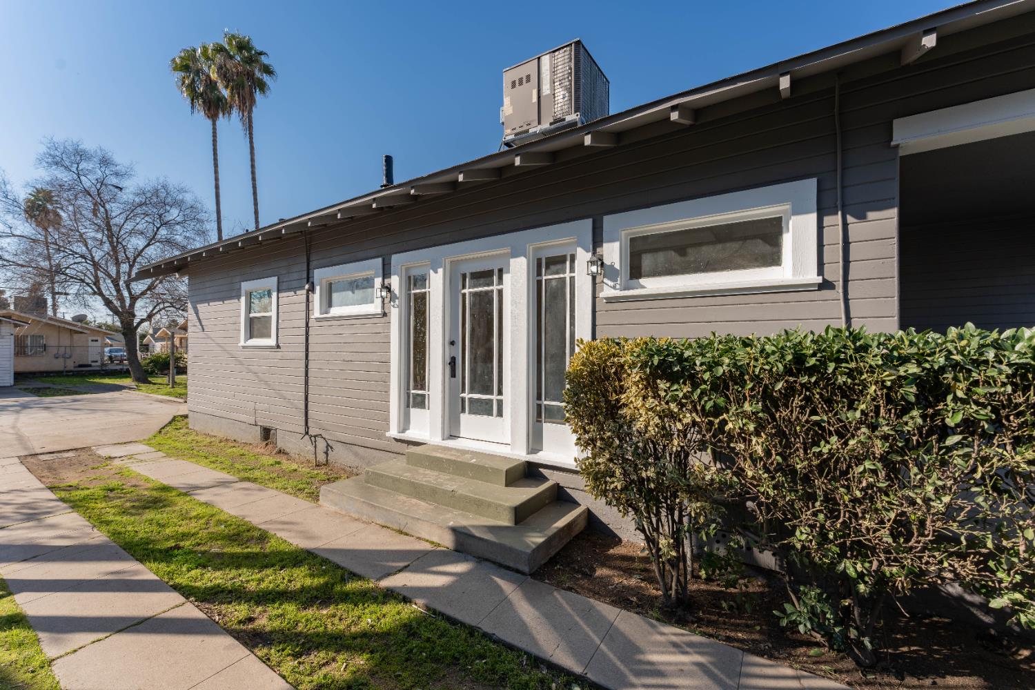 4354 E Kings Canyon Rd, Fresno, CA 93702