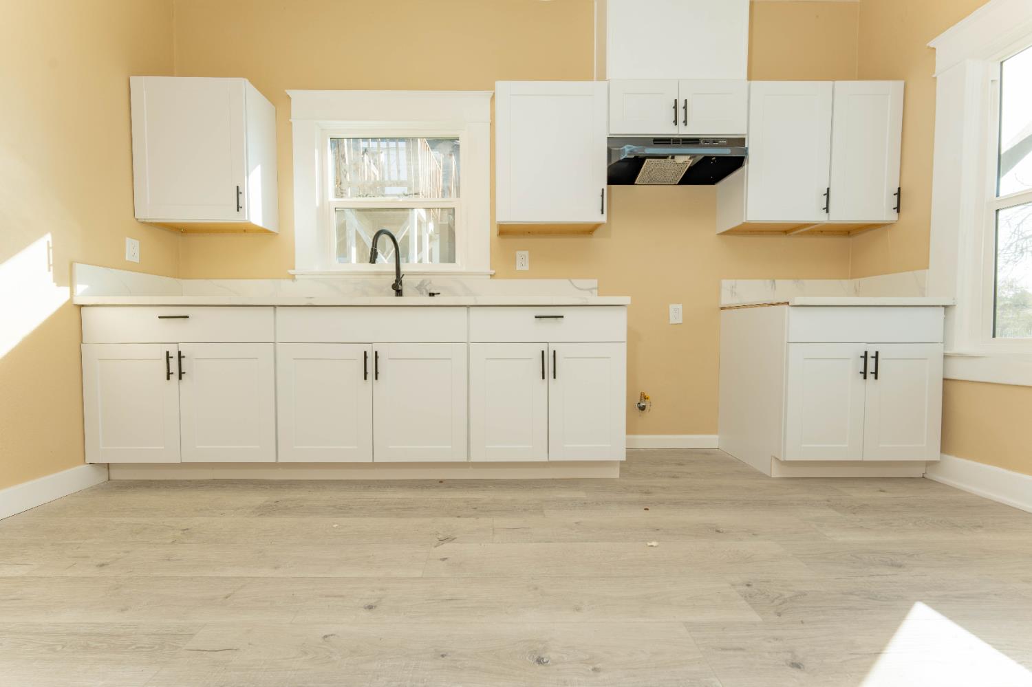 4354 E Kings Canyon Rd, Fresno, CA 93702