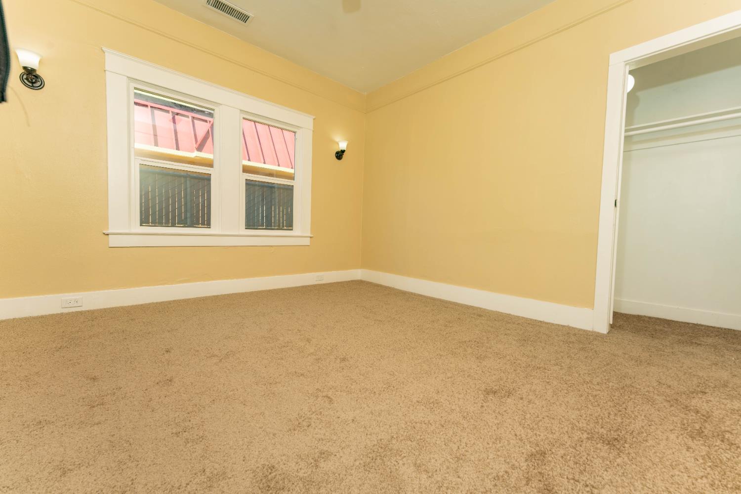 4354 E Kings Canyon Rd, Fresno, CA 93702