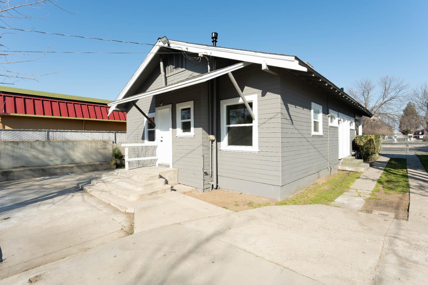 4354 E Kings Canyon Rd, Fresno, CA 93702