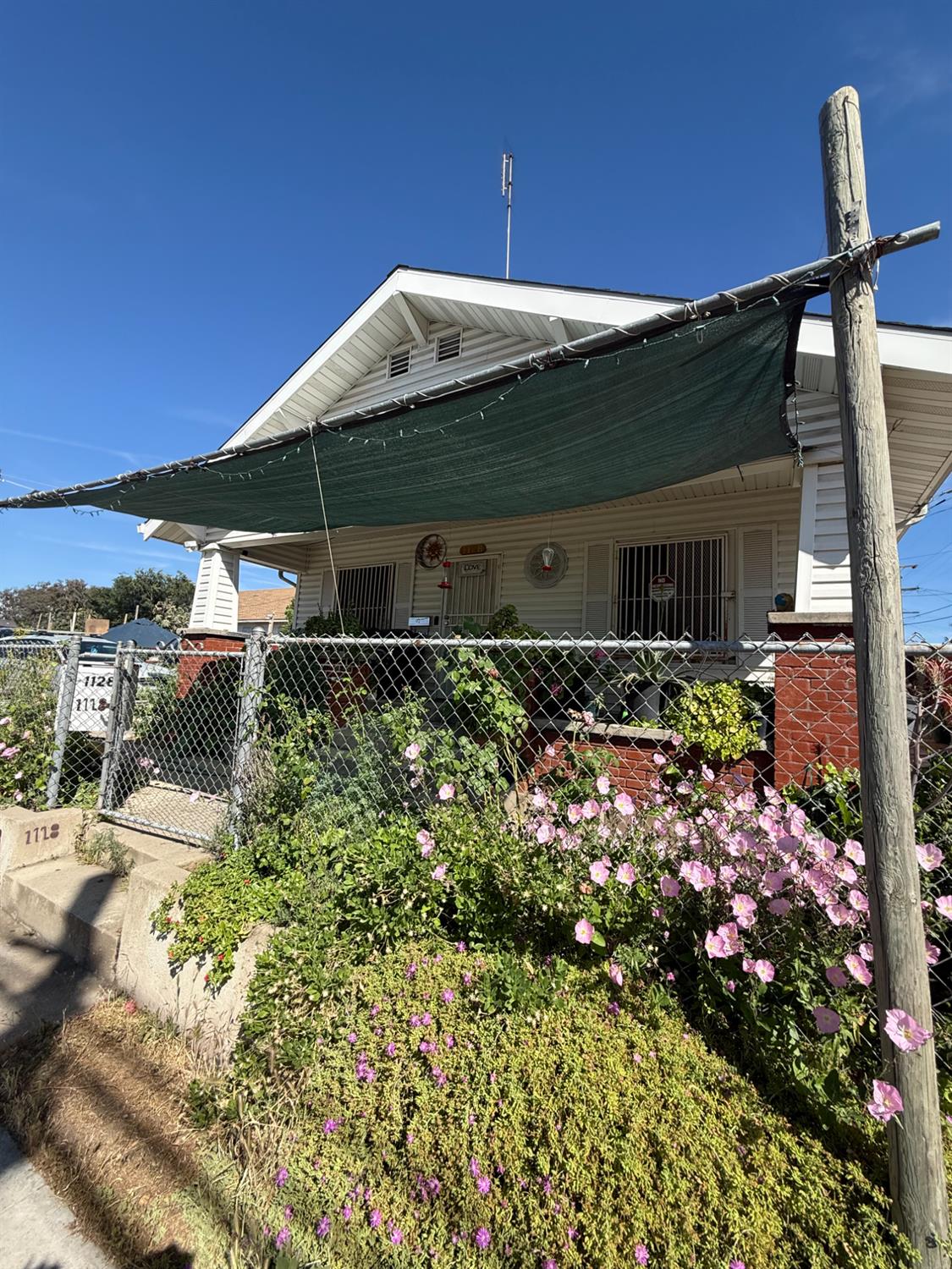 1128 Kern St, Fresno, CA 93706