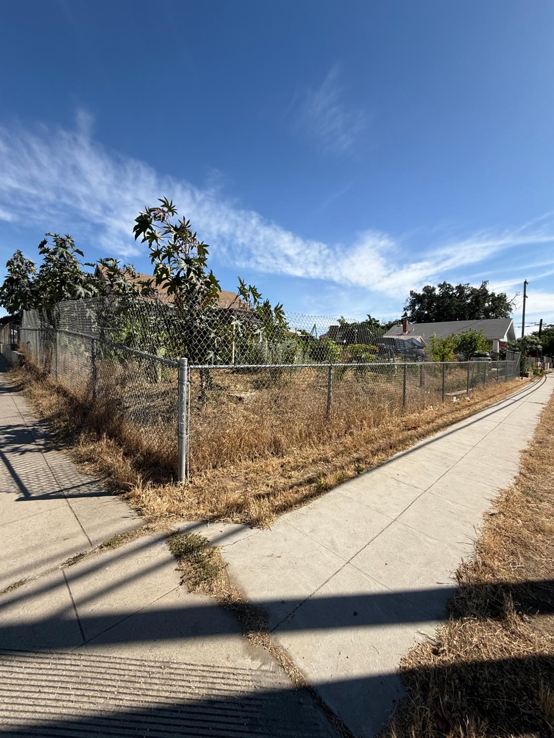 1128 Kern St, Fresno, CA 93706