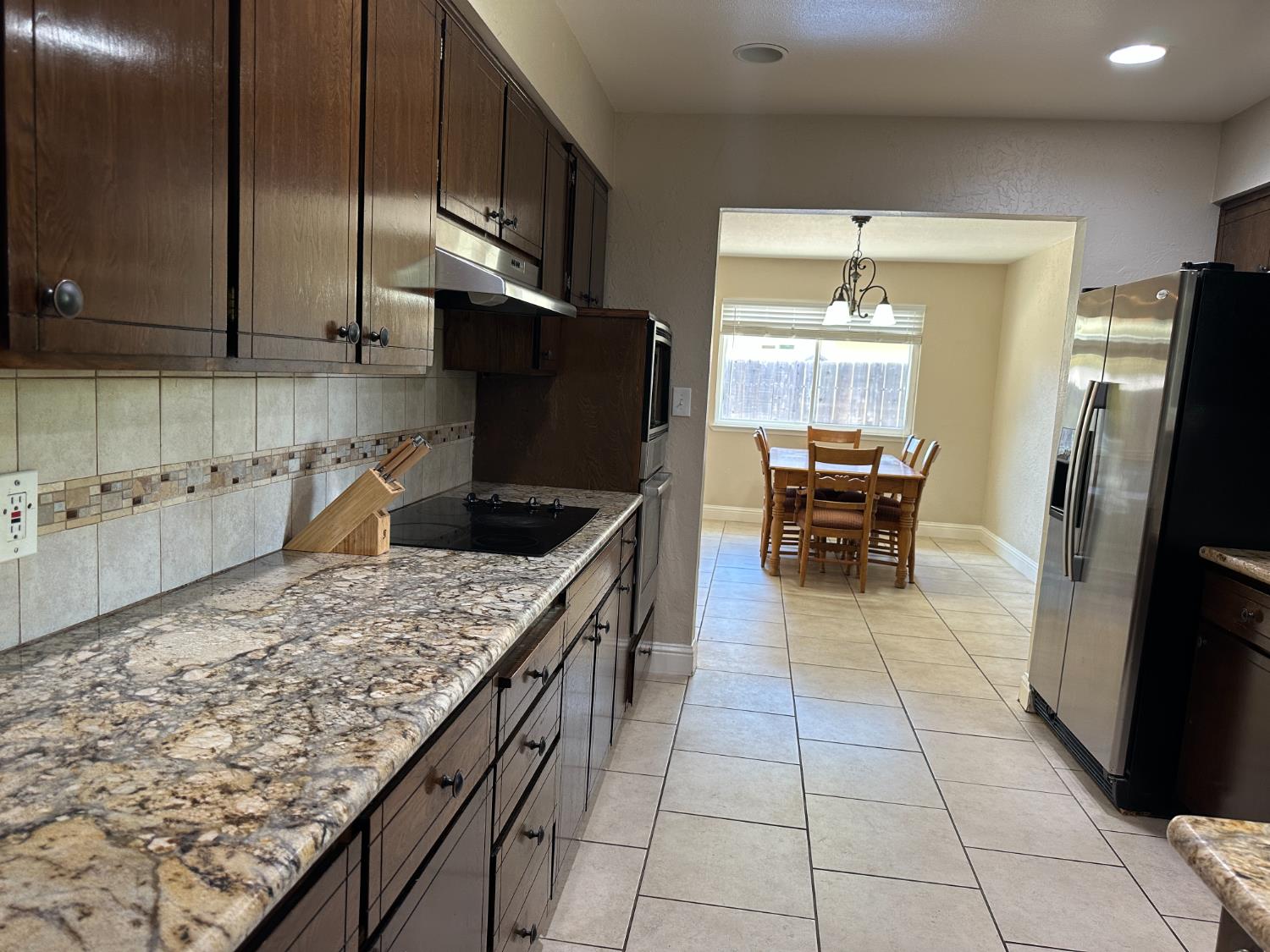 6284 N Del Mar Ave, Fresno, CA 93704