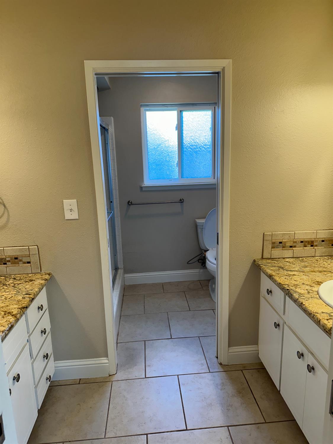 6284 N Del Mar Ave, Fresno, CA 93704