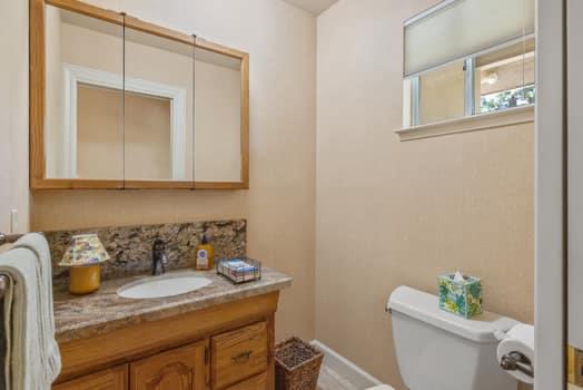 6518 N Dolores Ave, Fresno, CA 93711