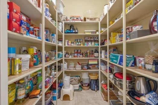 6518 N Dolores Ave, Fresno, CA 93711