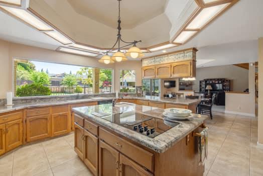 6518 N Dolores Ave, Fresno, CA 93711