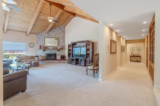 6518 N Dolores Ave, Fresno, CA 93711