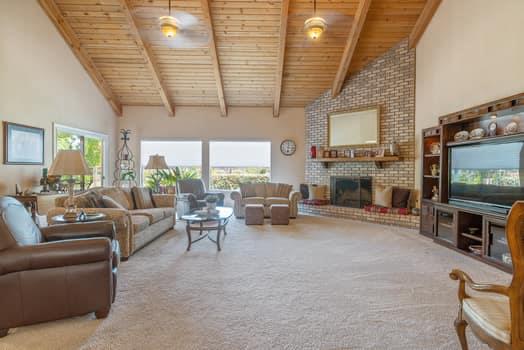 6518 N Dolores Ave, Fresno, CA 93711