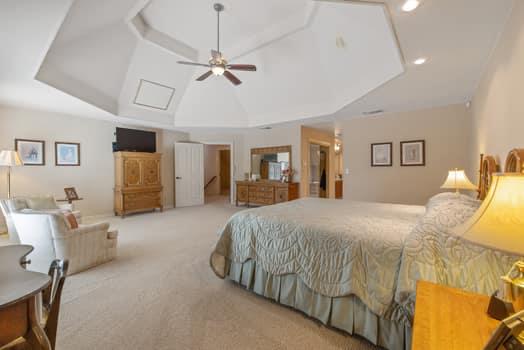 6518 N Dolores Ave, Fresno, CA 93711