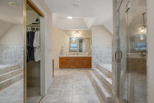 6518 N Dolores Ave, Fresno, CA 93711