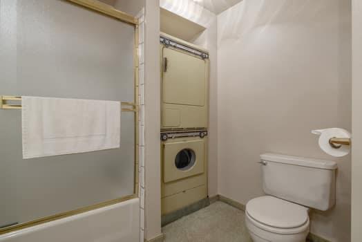 6518 N Dolores Ave, Fresno, CA 93711