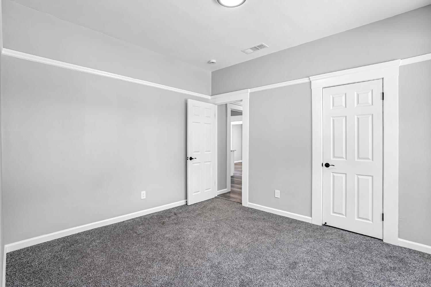 1303 N Calaveras St, Fresno, CA 93728