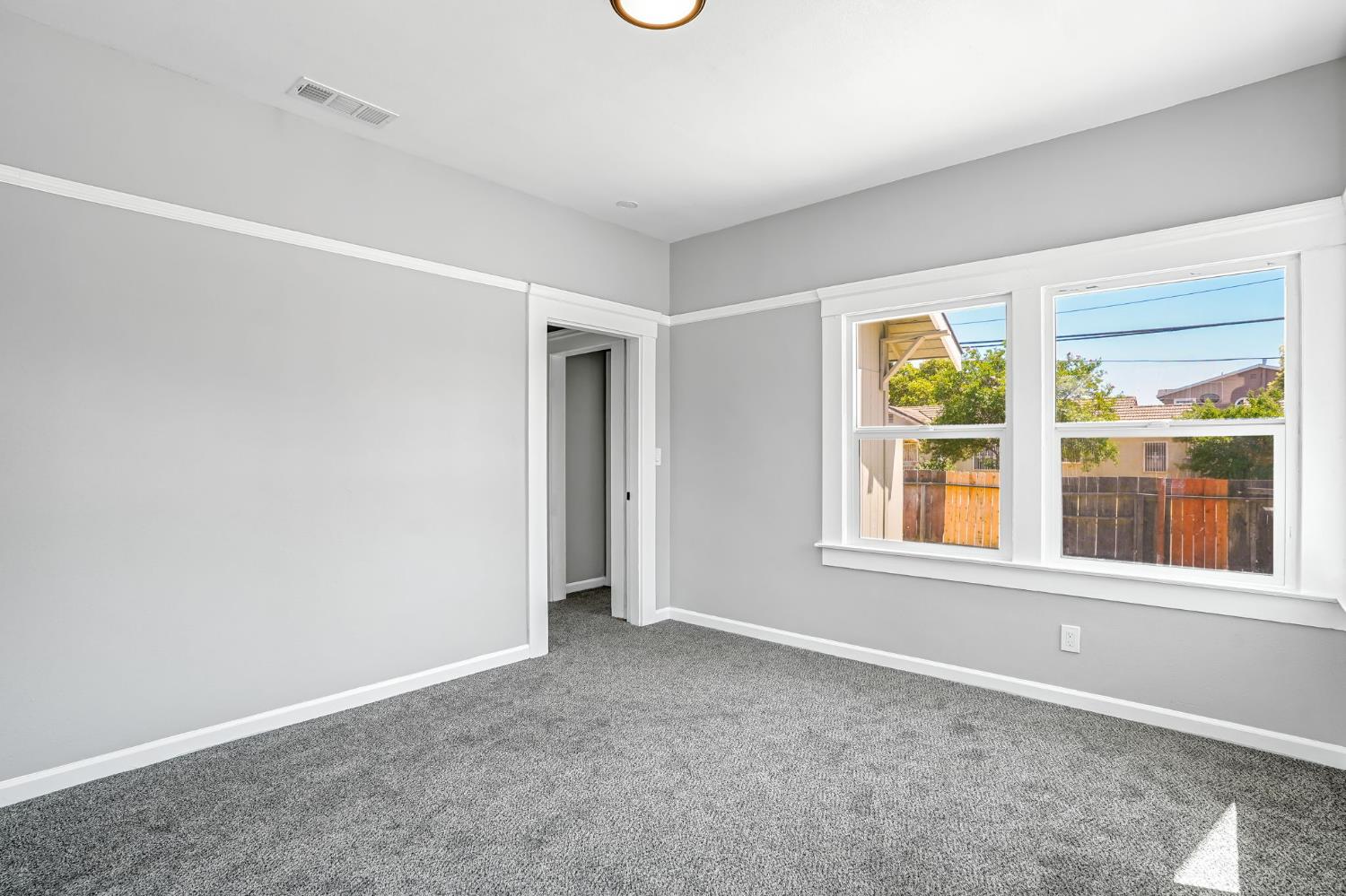 1303 N Calaveras St, Fresno, CA 93728