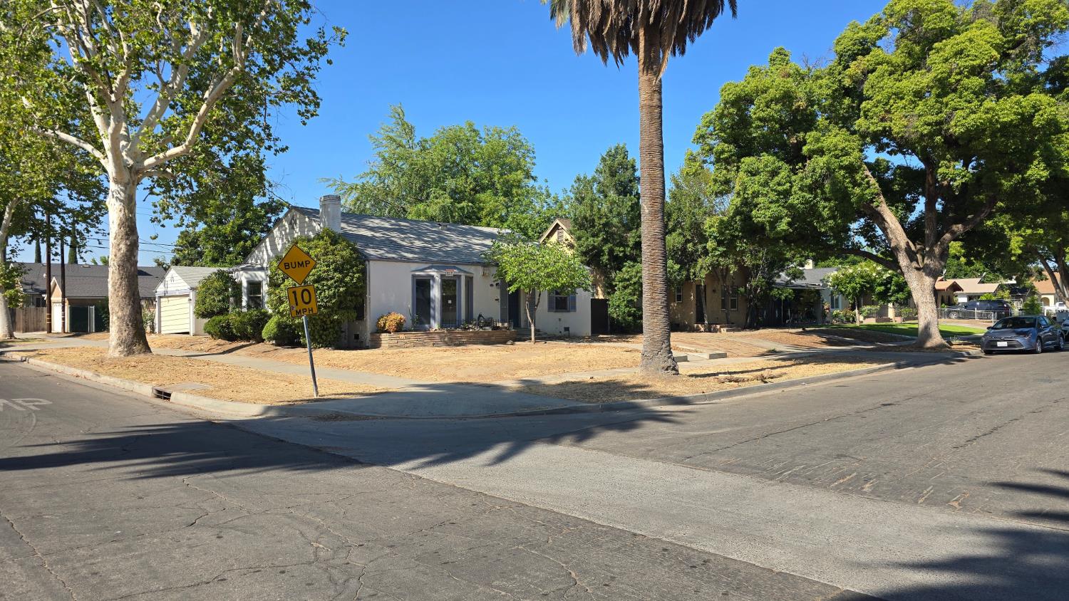 4546 E Nevada Ave, Fresno, CA 93702
