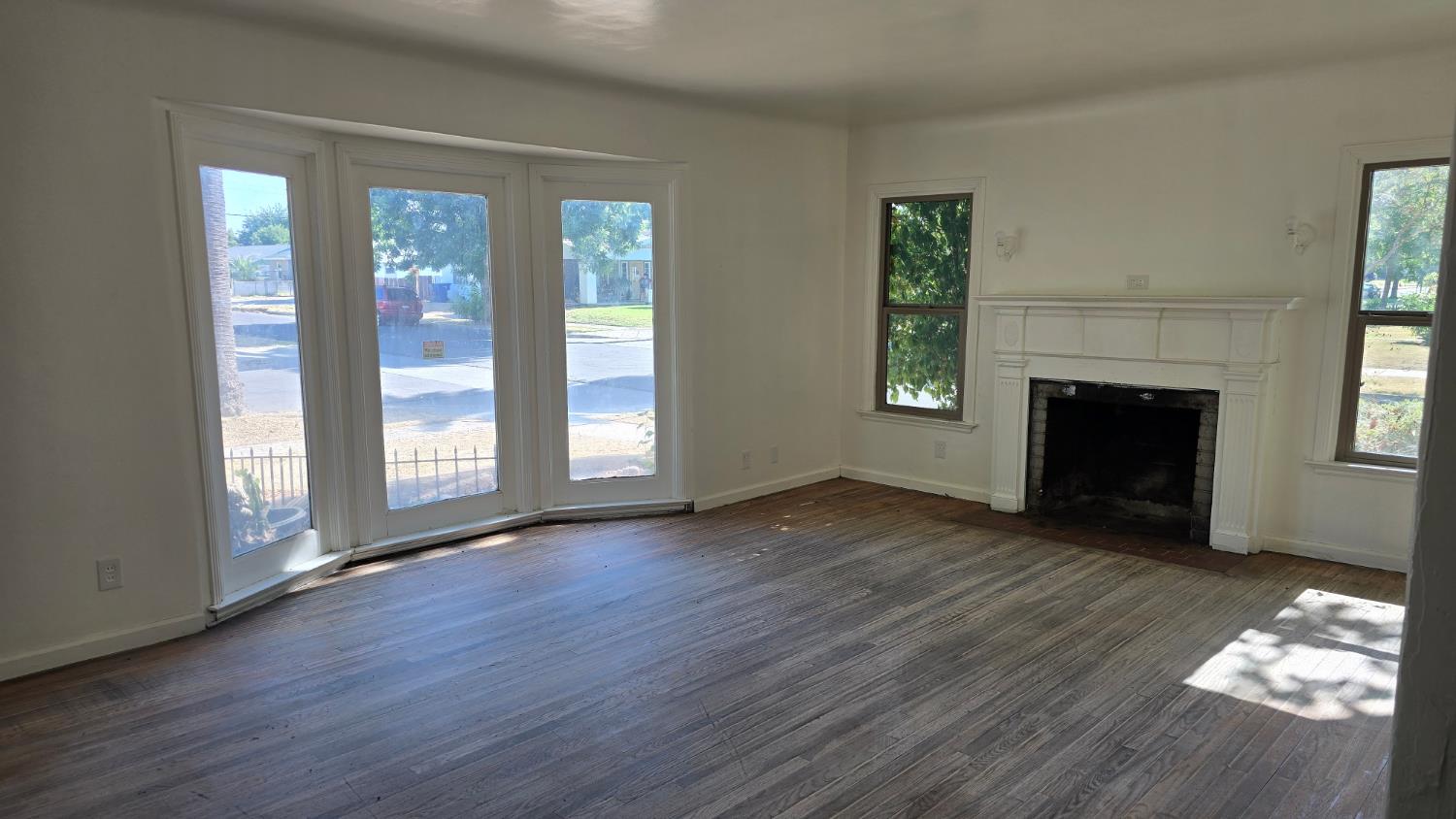 4546 E Nevada Ave, Fresno, CA 93702