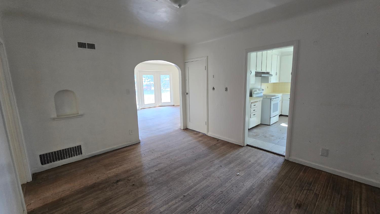 4546 E Nevada Ave, Fresno, CA 93702