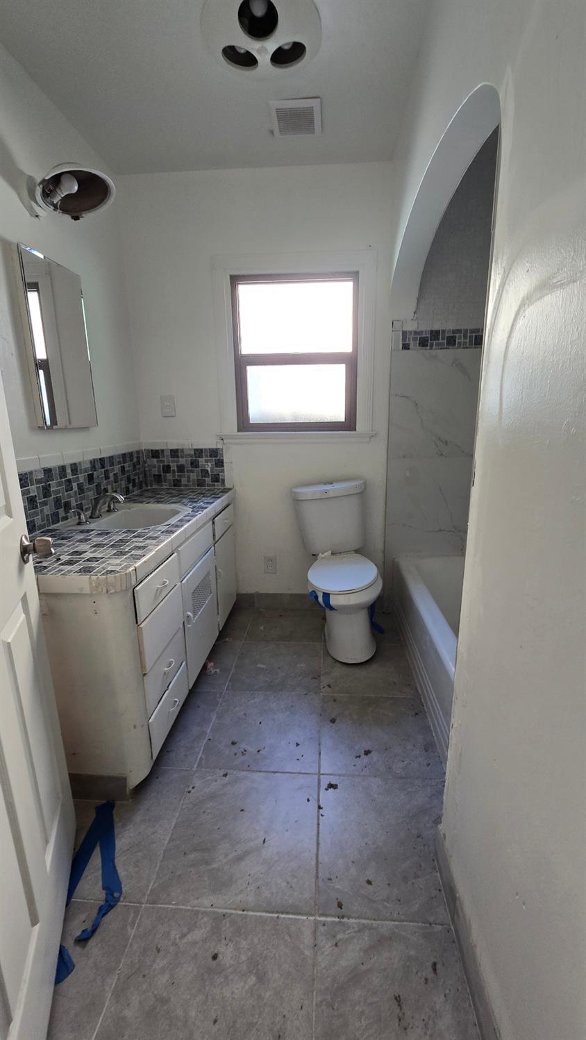 4546 E Nevada Ave, Fresno, CA 93702