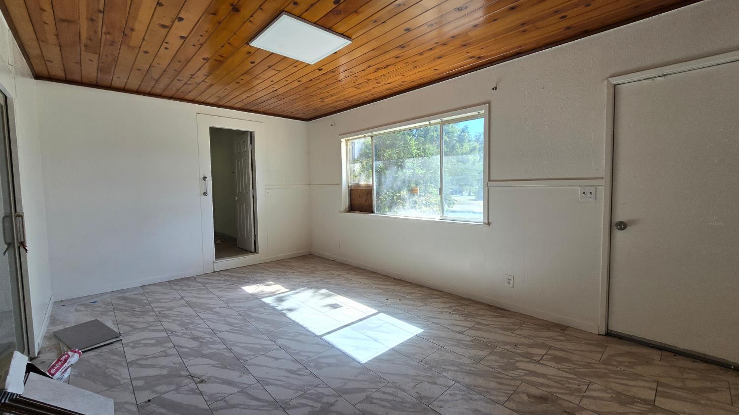 4546 E Nevada Ave, Fresno, CA 93702
