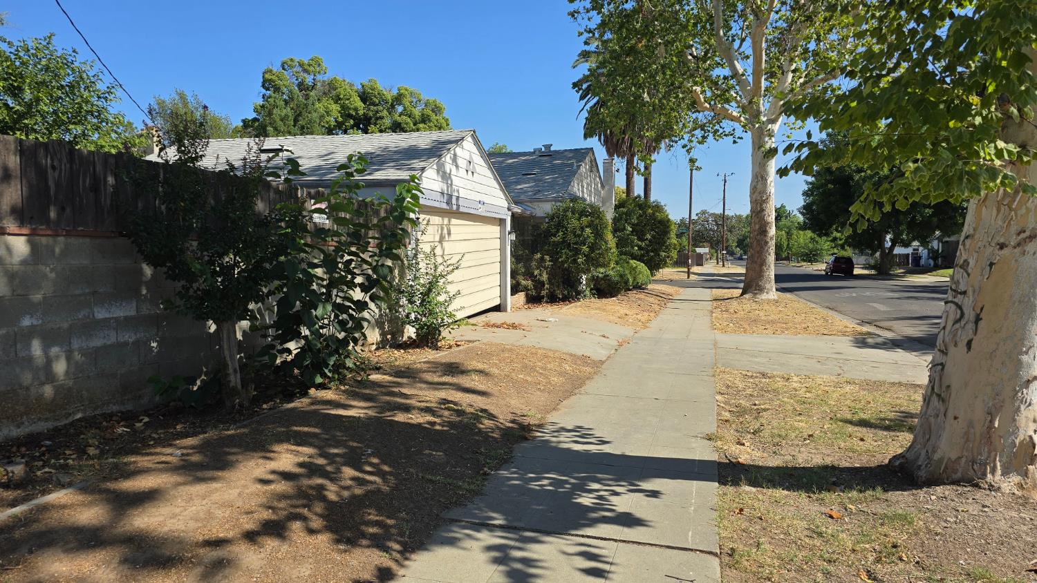 4546 E Nevada Ave, Fresno, CA 93702