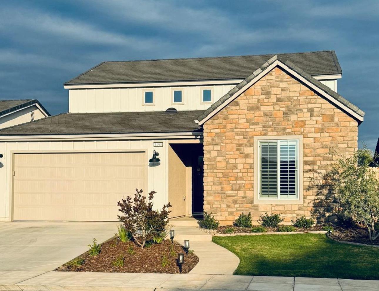 1093 Traverse Dr, Madera, CA 93636