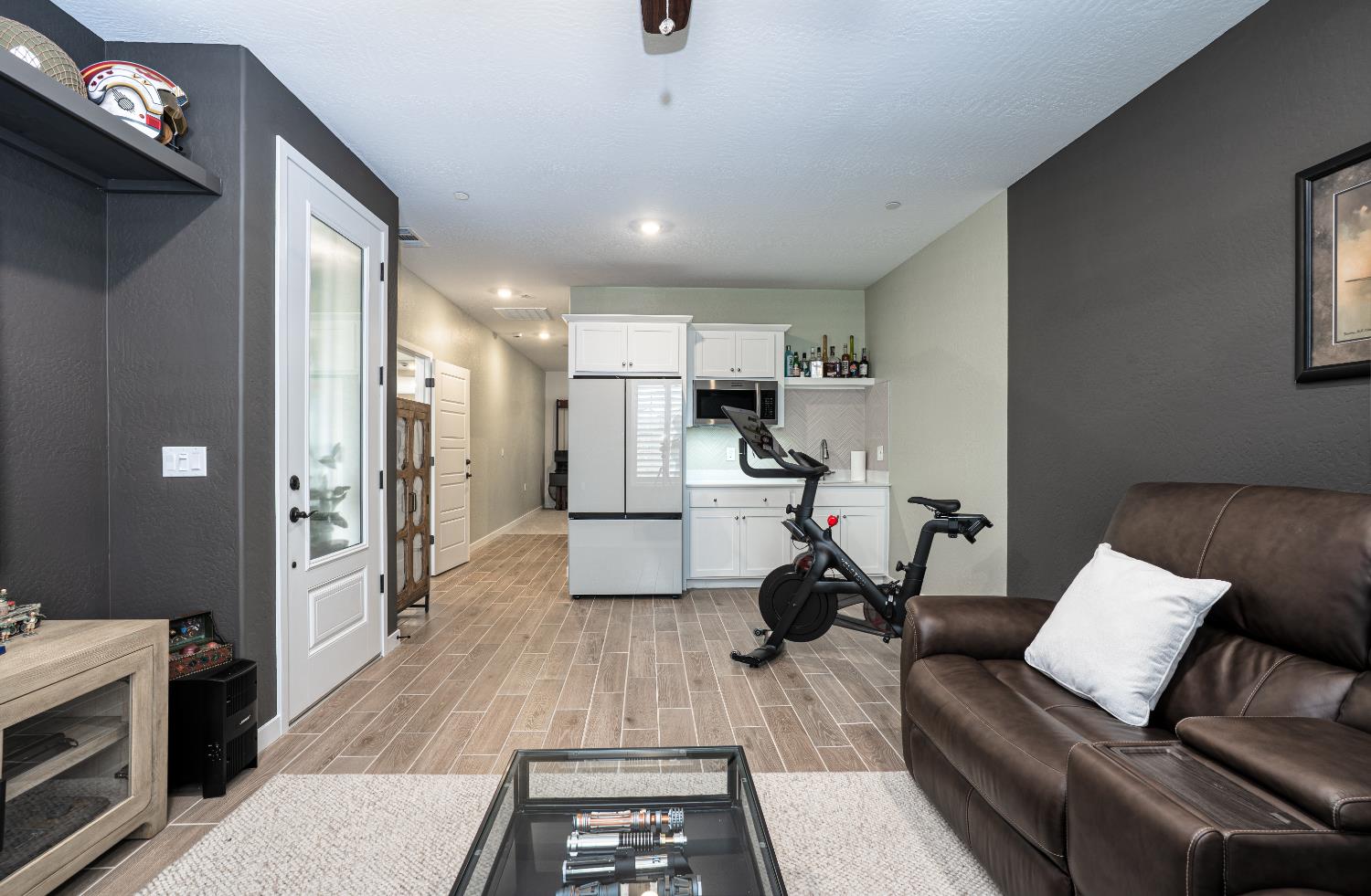 1093 Traverse Dr, Madera, CA 93636