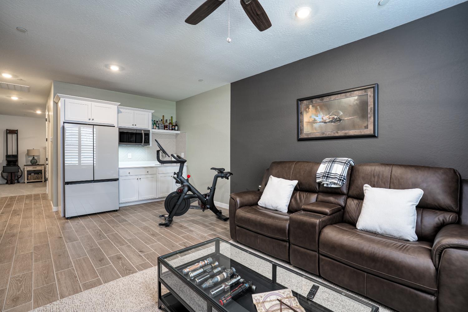 1093 Traverse Dr, Madera, CA 93636