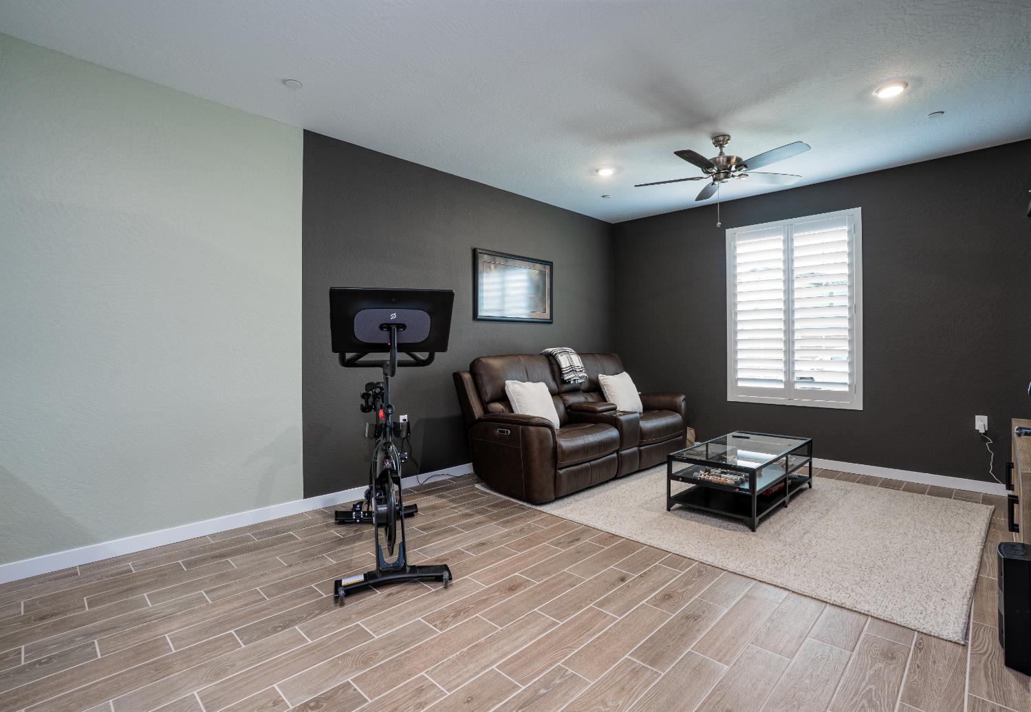 1093 Traverse Dr, Madera, CA 93636