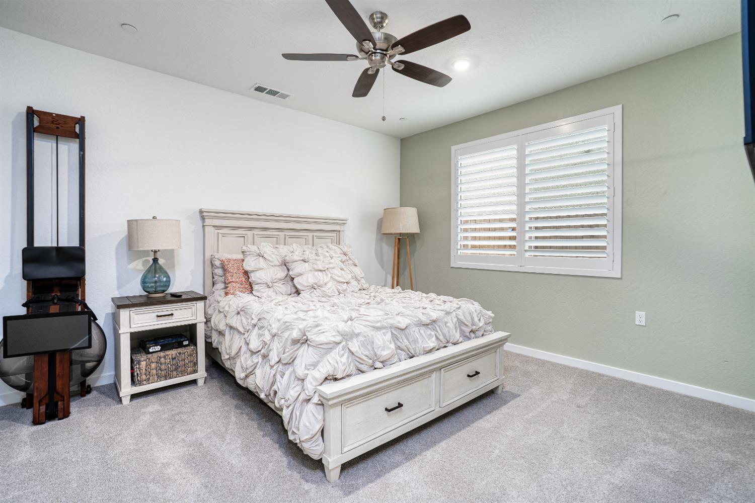 1093 Traverse Dr, Madera, CA 93636