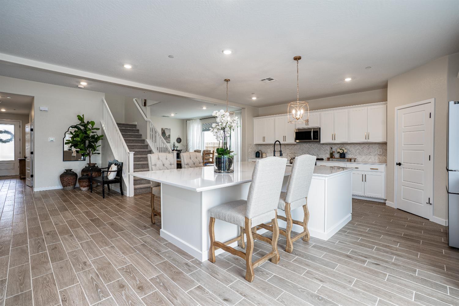1093 Traverse Dr, Madera, CA 93636