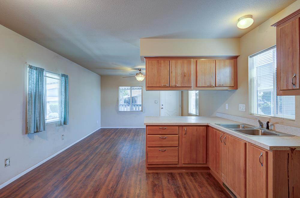 1218 E Cleveland Ave #23, Madera, CA 93638