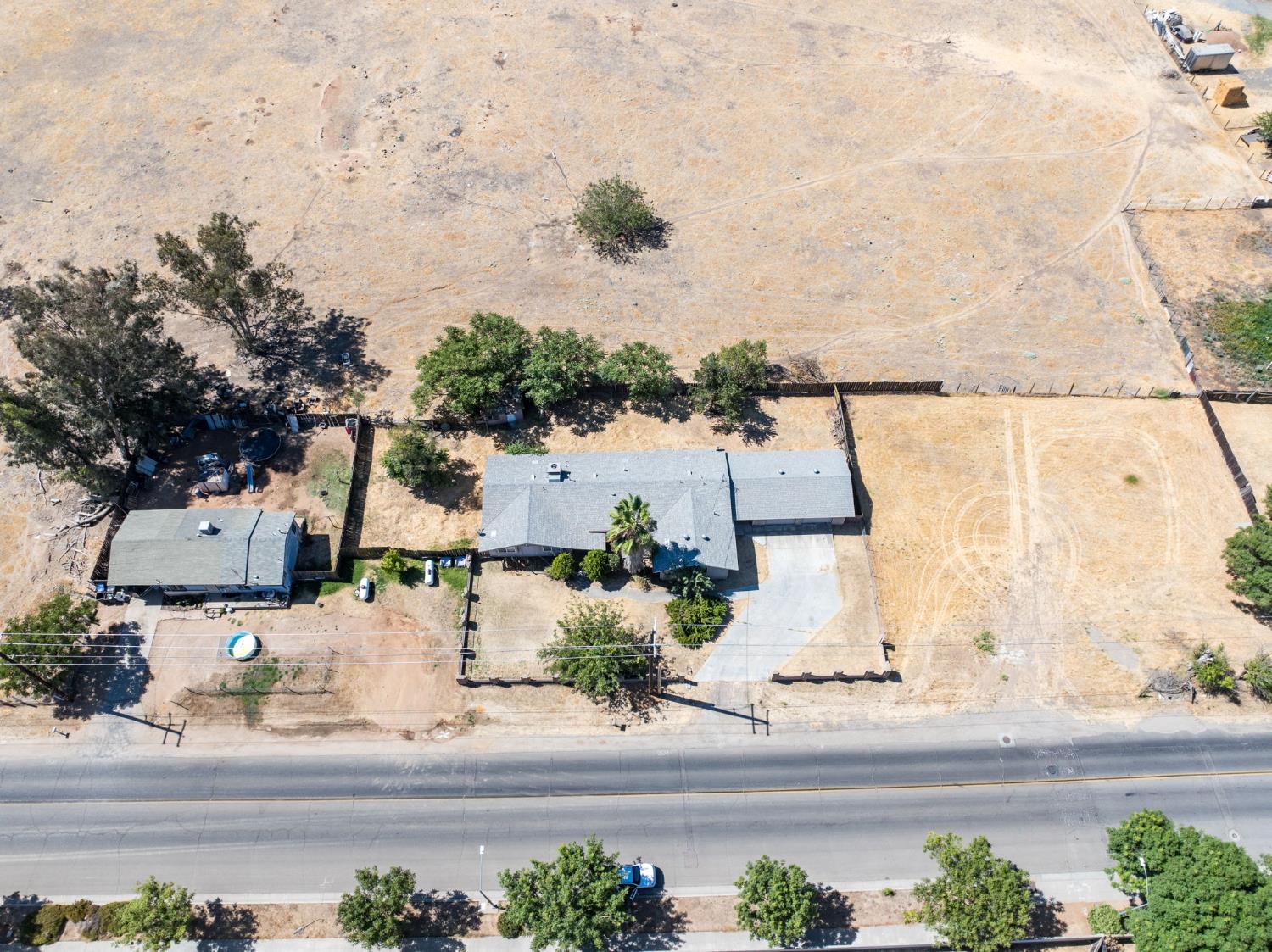 27594 Avenue 16, Madera, CA 93638